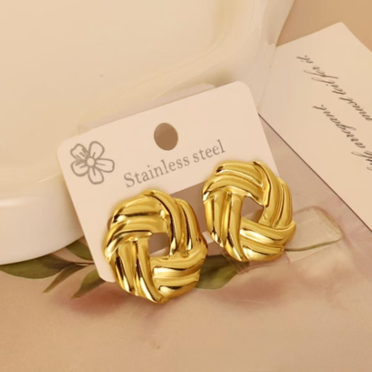 gold irregular hellow