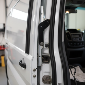 OEM YC15V25000AF Guía de rodillos para FORD TRANSIT V184 Modelo Nueva condición Puerta corredera Compatible con TRANSIT V184 Modelo - Product Image 3