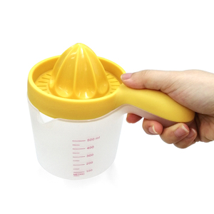 Exprimidor de Limones de Plástico con Taza Medidora, Exprimidor Manual 01BA069 01BA069 - Product Image 6