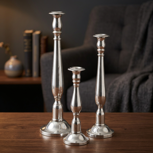 Ensemble de 3 bougeoirs en aluminium faits à la main, durables, décoration d'intérieur - Product Image 1