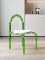 Chaise de coiffeuse en acrylique Chiavari de design unique moderne pour la maison salle à manger hôtel cuisine en plastique cristal de verre organique