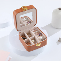 Mini boîte à bijoux carrée portable personnalisée en gros Boîte de rangement créative en PU avec miroir