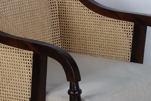 Elegante Silla de Madera con Respaldo de Mimbre Tejido y Estructura de Madera Sólida Resistente, Mueble Moderno para Hogar u Hotel - Product Image 4