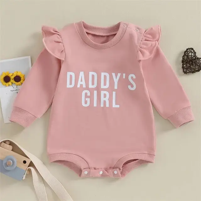 निर्माता कस्टम ओएम डैडी की लड़की पत्र कपास के अंगसूट नवजात शिशु टोडलर कपड़े फ्लैटर से बाल लड़कियों का रोमांस करती है