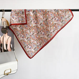 Sciarpa Quadrata Leggera Stampata, Morbida e Traspirante, Effetto Cotone-Lino, in Poliestere, Stile Vintage, 68*68cm, ODM/OEM - Product Image 3