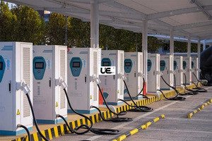 Borne de Recharge Commerciale pour Véhicules Électriques Certifiée CE KAODEE 60kW à 240kW, Charge Rapide EVDC sur Pied, CCS - Product Image 3