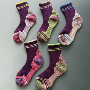 Chaussettes de sport pour femmes en laine mérinos à 80%, épaisses, en molleton, chaudes, tricotées, pour la randonnée, le ski, l'alpinisme - Product Image 2