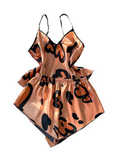 Ensemble de vêtements de nuit pour femmes avec imprimé Summer Love, haut à col en V tendance avec short, vêtements de maison confortables et décontractés, pyjamas pour femmes - Product Image 6