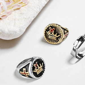 Bague en acier inoxydable pour homme, personnalisée en gros, avec couronne et zircon, croix du pape, exorcisme, vintage, religieuse, unisexe, pour festival - Product Image 5