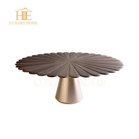 Meubles italiens de salle à manger haut de gamme en placage de bois, laiton acajou, table ronde de luxe moderne pour 8 personnes
