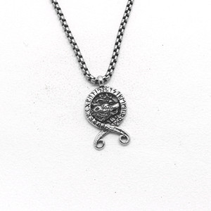 Yunnique – collier avec pendentif loup en acier titane, bijoux unisexes à la mode, design animal rond, chaîne de style rétro - Product Image 5