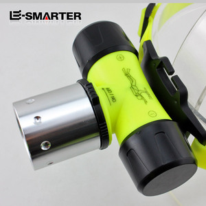 Linterna de Buceo Le-Smarter T6 Upgrade U2 Recargable de Iones de Litio con Interruptor Magnético para Buceo - Product Image 1