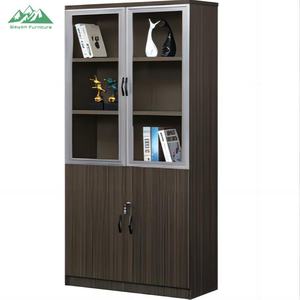 Scrivania Direzionale di Lusso Wayon dal Design Moderno con Set di Armadietti per Ufficio CEO e Manager - Product Image 4