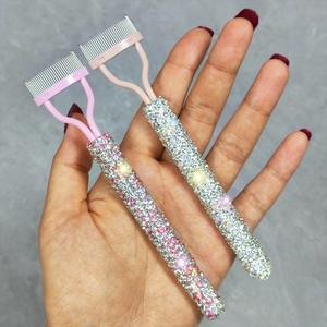Peigne à cils séparateur de cils, brosse à <span class=keywords><strong>mascara</strong></span>, peigne à <span class=keywords><strong>mascara</strong></span> en strass brillant, applicateur de <span class=keywords><strong>mascara</strong></span> à arc avec couvercle - Product Image 1
