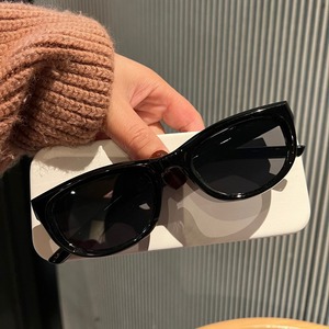 Occhiali da Sole Verdi Cat-Eye da Donna di Alta Gamma Stile Euro-Americano, Cool e Audace, Protezione UV400, Montatura Completa, Non Polarizzati, Classe 2 - Product Image 4