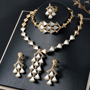 Joyería Bohemia de lujo Dubai 14K chapado en oro Zircon en forma de <span class=keywords><strong>abanico</strong></span> boda novia conjuntos de joyas para mujeres - Product Image 1