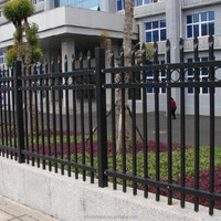 Clôture de jardin moderne en métal sans creuser avec revêtement en poudre, panneau de clôture en aluminium à lames pour la décoration de la cour