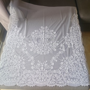 Mantilla de Encaje Español Blanca Bordada, Manteleta Fallera Blanca - Product Image 1