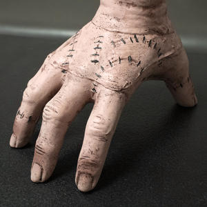 Лидер продаж: Реалистичная латексная модель отрезанной руки для декораций на Хэллоуин, в наличии - Product Image 3