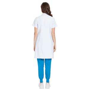 Uniforme Médico Personalizado con Logotipo para Hombre y Mujer, Bata <span class=keywords><strong>de</strong></span> <span class=keywords><strong>Laboratorio</strong></span> Blanca con Cuello <span class=keywords><strong>de</strong></span> Solapa, Manga Corta, Bata <span class=keywords><strong>de</strong></span> Doctor, Bata Quirúrgica <span class=keywords><strong>de</strong></span> Hospital - Product Image 3