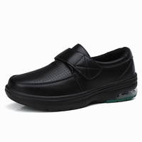Chaussures de marche respirantes pour femmes avec perforations et fermeture Velcro, semelle épaisse absorbant les chocs, confort optimal pour le travail médical, vente en gros OEM ODM
