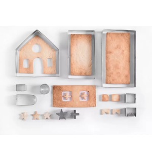 Ensemble de 18 <span class=keywords><strong>emporte</strong></span>-pièces créatifs en métal 3D en forme de maison de Noël pour la pâtisserie festive de biscuits au gingembre - Product Image 4