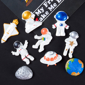 ตุ๊กตาอวกาศเรซิ่นงานฝีมือ DIY ของสะสมตกแต่งสำหรับทำเคสโทรศัพท์ - Product Image 3