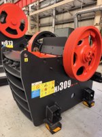 Concasseur à mâchoires Hongxing série HJ, ouverture d'alimentation plus carrée, haute efficacité, capacité 105-390t/h, moteur AC, fabriqué au Henan, garantie 1 an