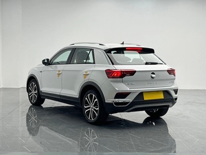 <span class=keywords><strong>Volkswagen</strong></span> T-ROC <span class=keywords><strong>SUV</strong></span> 2023 1.5T Automatico Benzina/Petrolio Sedili in Pelle Fari LED Tetto Apribile 1-25000 Miglia R17 Sedili Elettrici Touch - Product Image 5