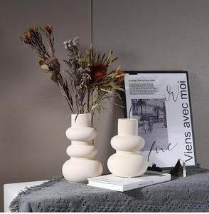 Jarrón de cerámica estilo INS de alto valor arreglo floral <span class=keywords><strong>Simple</strong></span> florero modelo habitación mesa de comedor decoración del hogar adornos - Product Image 4