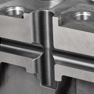 Bloc de collecteur hydraulique usiné sur mesure par CNC, en aluminium et laiton, pour vannes hydrauliques et pneumatiques, pièces multi-ports OEM - Product Image 2