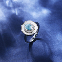 Bague en pierre de Larimar naturelle en argent sterling 925 pour femme sertie de lunette ovale polie avec coquillages blancs en perles