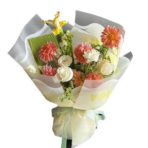 Diseño de lujo 58*58cm Carta de <span class=keywords><strong>amor</strong></span> Impreso OPP Translucence Flor de plástico Papel de regalo Papel de paquete floral - Product Image 5