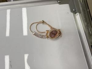 Orologio da donna con quadrante rosa, bracciale in cristallo placcato oro, elegante gioiello rotondo alla moda, regalo - Product Image 3