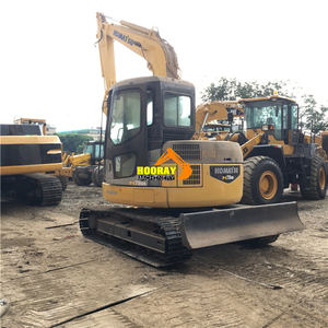Excavatrice sur chenilles d'occasion Komatsu PC78US de 7 tonnes, presque neuve et haute performance, avec moteur, pompe et alternateur, idéale pour les petits projets - Product Image 3