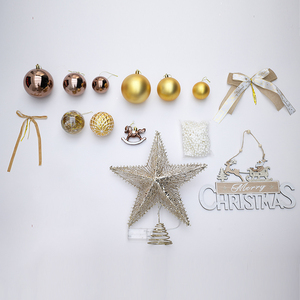 Ensemble de décorations de Noël en forme d'arbre de Noël doré |   Tailles 4 pieds et 10 pieds |   Arrangement de scène de Noël - Product Image 5