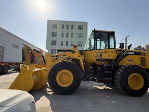 รถตักล้อยาง Komatsu WA380 ขนาดใหญ่ มือสอง นำเข้าจากญี่ปุ่น เครื่องยนต์แข็งแรง ราคาถูก พร้อมขาย  ประกอบด้วย เกียร์ ปั๊ม ลูกปืน - Product Image 2