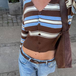 เสื้อคาร์ดิแกนถักคอวีลายทางสไตล์อเมริกัน Y2K ทรงครอปเข้ารูป เสื้อสเวตเตอร์สุดชิคสำหรับผู้หญิง ชุดลำลองใส่ได้ทุกวัน - Product Image 5