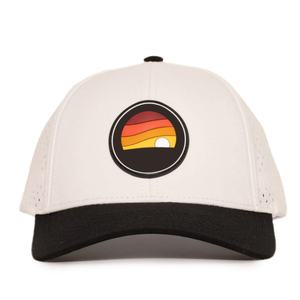 หมวกแก๊ปแบบมีรูระบายอากาศ 6 แผง ปีกโค้งเล็กน้อย ปรับขนาดได้ พร้อมป้ายยางกันน้ำ สำหรับกอล์ฟ รับผลิตตามแบบ OEM - Product Image 2