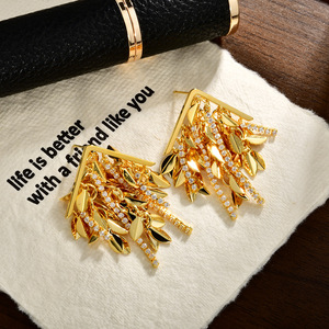 Boucles d'oreilles pendantes tendance en feuille d'or et zircon, bijoux de soirée pour femme - Product Image 4