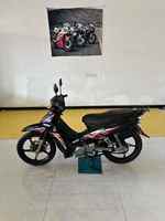 Motocicleta Yamaha Crypton C8 de 110cc, 4 Tiempos, Refrigerada por Aire, Tipo Cub, para Desplazamientos Diarios