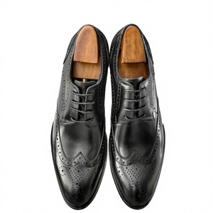 Chaussures habillées Brock pour hommes – Nouvelles chaussures en cuir britanniques sculptées, solides et formelles pour le printemps - Product Image 3