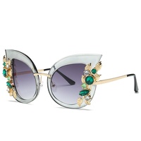 Nouvelles lunettes de soleil tendance, style rétro classique, grande monture, œil de chat, cristal diamant, polarisées UV400, fête, décontractées, lunettes pour femmes