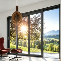 Entrée de villa moderne de luxe sur mesure avec portes en verre double vitrage étanches et porte d'entrée en alliage d'aluminium