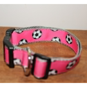 Collier de <span class=keywords><strong>chien</strong></span> ajustable sur le thème du football et du soccer avec doublure en néoprène rembourrée, parfait pour les promenades quotidiennes et les moments de plaisir lors des matchs - Product Image 2