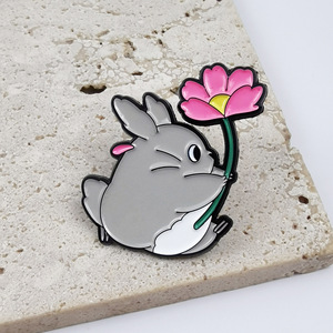 Broche Fleur de Lotus <span class=keywords><strong>Totoro</strong></span> Mignonne de Dessin Animé, Badge de Personnage d'Anime de Style Japonais, Accessoire Créatif pour Vêtements - Product Image 3