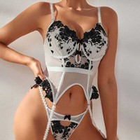 Set Lingerie Seksi Berenda dengan Desain Renda Berumbai dan Pita, Kain Dobby Transparan, Grosir Pabrik ODM, Poliester Terylene