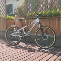 Vélo de montagne 24 pouces modèle K240 en alliage d'aluminium, 9 vitesses, dérailleur arrière, freins à disque avant/arrière, fourche rigide