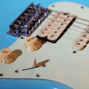 Guitarra Eléctrica <span class=keywords><strong>ST</strong></span> Profesional Directa de Fábrica, 22 Trastes Redondeados, Tamaño Completo, Pastillas SSH Alnico, Acabado de Alto Brillo, Suministro B2B al por Mayor - Product Image 4