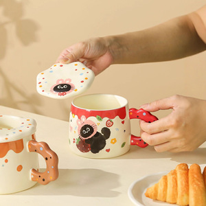Niveau d'apparence de haute qualité Adorable en forme de chat en céramique super mignonne avec couvercle tasse à eau, convient comme cadeau d'anniversaire - Product Image 3